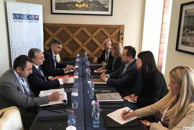 وزير خارجية أرمينيا زوهراب مناتساكانيان يلتقي مع وزير خارجية صربيا إيفيكا داتشيتش في سلوفاكيا