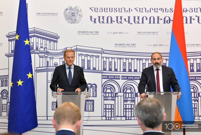 У конфликта нет военного решения: Туск и Пашинян обсудили карабахскую проблему