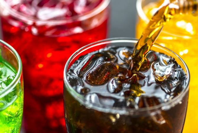 Ученые выяснили, что ежедневное употребление сладких напитков повышает риск 
развития рака