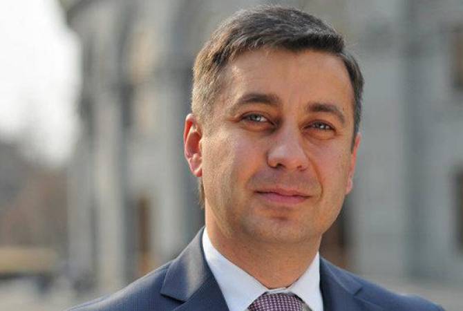 Le Secrétaire de presse du  Premier ministre arménien à assisté à une conférence en Géorgie