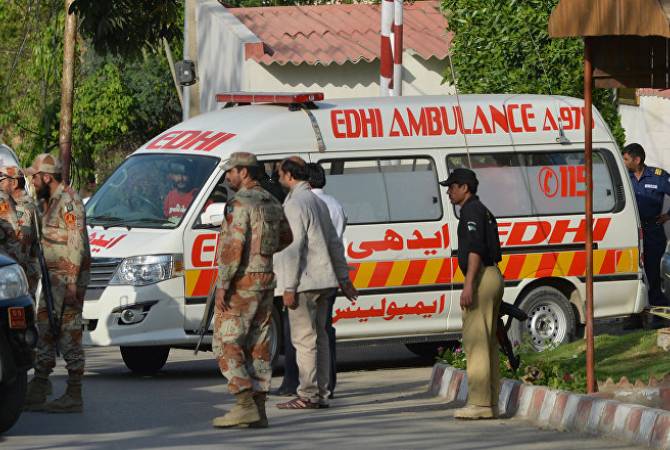 Афганистане не менее четырех человек погибли при нападении боевиков на отель
