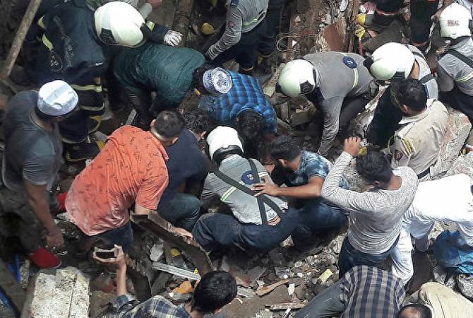 СМИ: число погибших при обрушении дома в Мумбае возросло до 12 человек