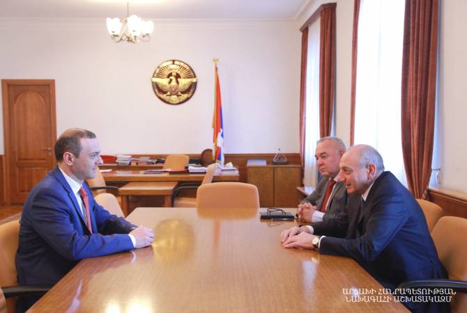 Бако Саакян принял секретаря Совета безопасности Армении Армена Григоряна