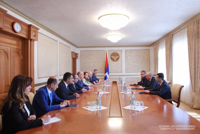 Бако Саакян принял делегацию КРОУ Армении во главе с руководителем структуры