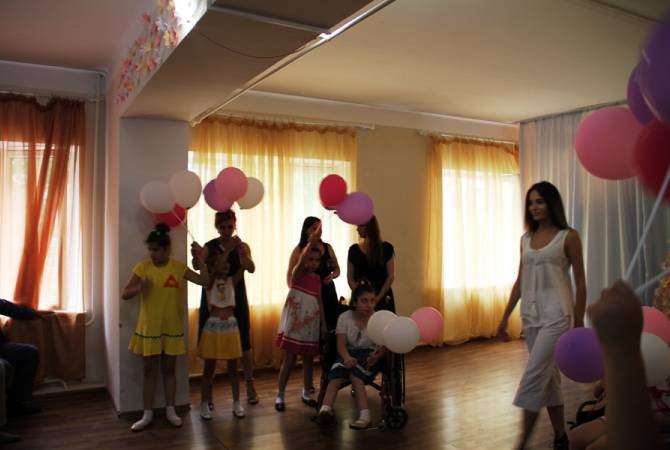 В детском доме имени Мари Измирлян прошел Парад красоты: состоялся показ мод