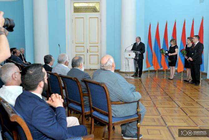 Президент предложил Министерству иностранных дел учредить премию имени Армана 
Киракосяна