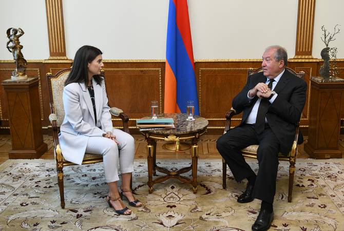 Le président Armen Sarkissian a reçu les représentants de la Fondation «Enseigne, pour 
l'Arménie» 