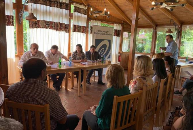 Le projet de stratégie anti-corruption  discuté à Goris