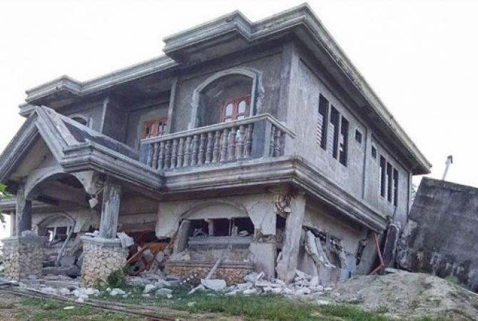 At least 5 killed in Philippines earthquake