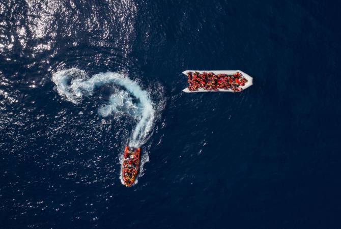 Իտալիայի առափնյա պահապնության նավն սպասում Է 131 փրկված միգրանտների ափ իջեցման թույլտվության 
