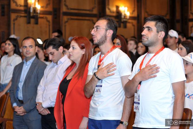 Сотни подростков из диаспоры обогатят свои познания об Армении в рамках программы 
«Шаг к дому»

