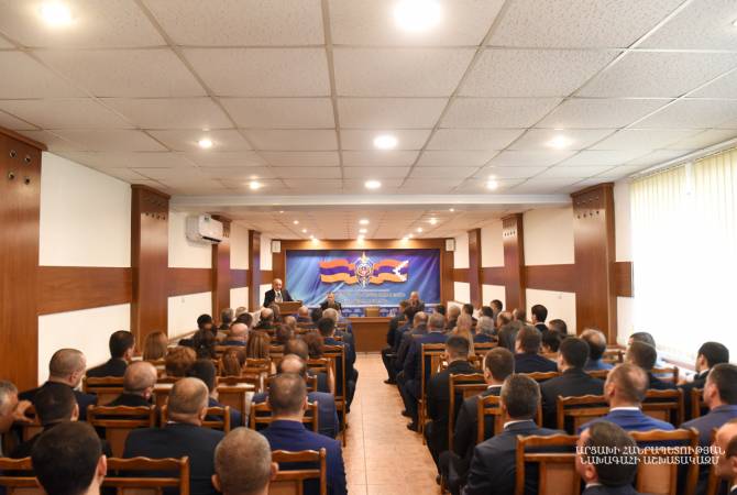 Бако Саакян посетил СНБ Арцаха и выслушал доклад директора