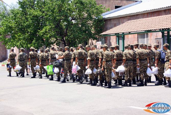 Armenian military reports higher number of enlistments in summer conscription 