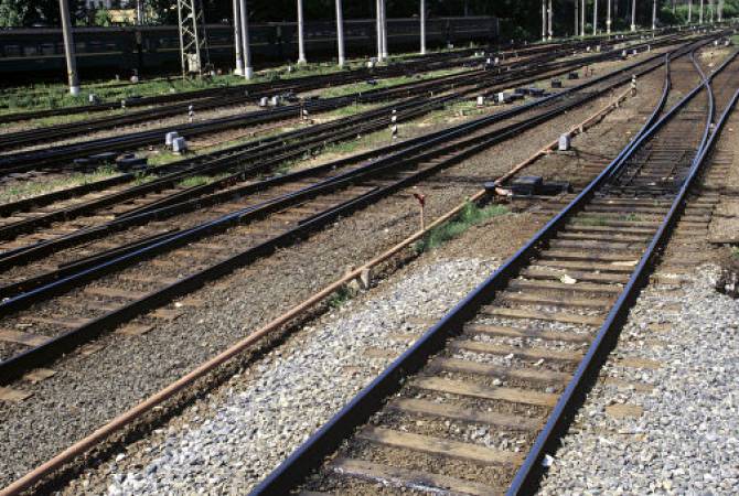 Работники строящейся железной дороги на западе Грузии объявили забастовку