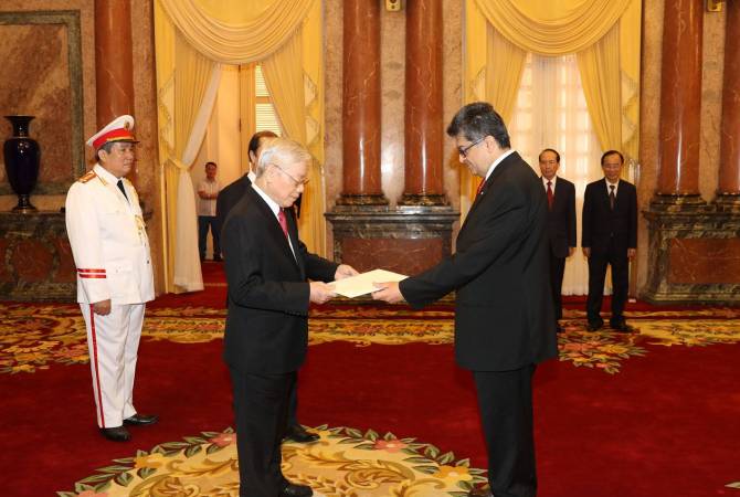 Դեսպան Վահրամ Կաժոյանն իր հավատարմագրերն է հանձնել Վիետնամի նախագահ 
Նգույեն Ֆու Չոնգին