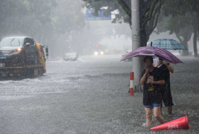 В Китае из-за тайфуна "Лекима" погибли 13 человек, 16 пропали без вести