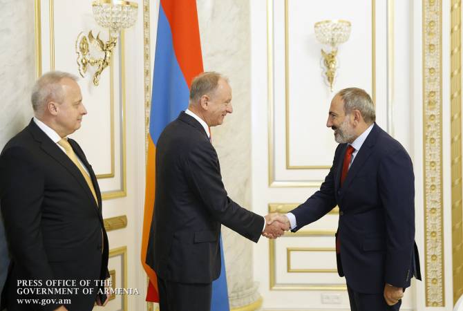 رئيس الوزراء باشينيان يستقبل أمين مجلس الأمن الروسي نيكولاي باتروشيف وبحث العلاقات الحليفة