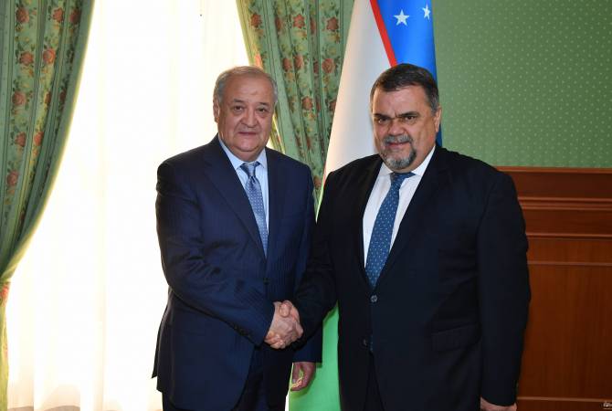 Посол Арам Григорян вручил верительные грамоты главе МИД Узбекистана