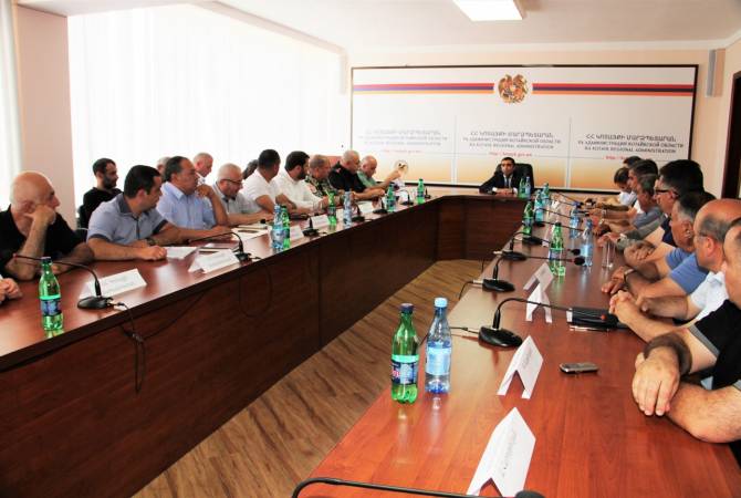 В областной администрации Котайка состоялось внеочередное заседание Совета области