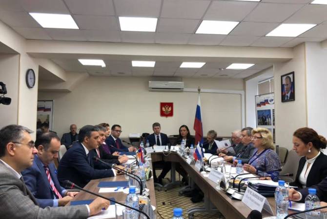 Арман Татоян в Москве обсуждает проблемы приехавших на заработки и проживающих 
там армян