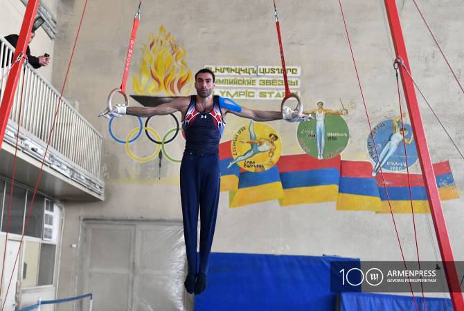 لاعب الجمباز الأرمني فاهاكن دافيتيان يفوز بالميدالية الذهبية في بطولة إسرائيل الدولية المفتوحة