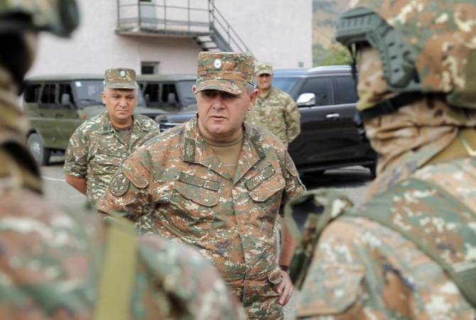 رئيس الأركان العامة للقوات المسلحة الأرمينية الفريق أرتاك دافتيان يزور وحدات عسكرية بالحدود الشمالية
