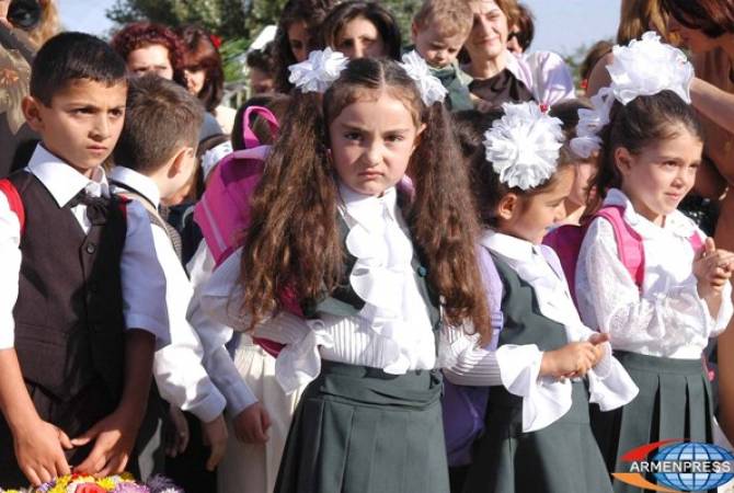 سوف تصبح الكتب المدرسية افي أرمينيا أخف وزناً ب 30-40 ٪ ابتداءً من العام الدراسي القادم
