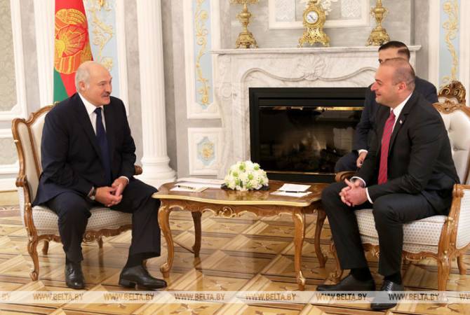 Лукашенко: Минск продолжит настойчиво развивать отношения с Грузией 