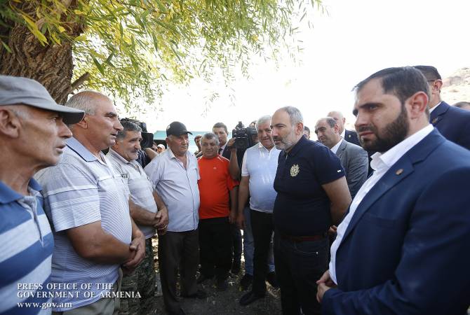 PM Pashinyan meets residents of communities nearby Amulsar 