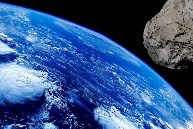 К Земле летят сразу два больших астероида