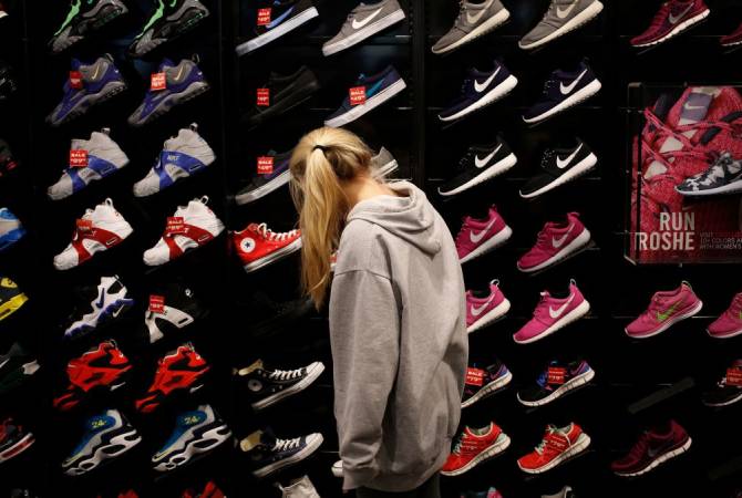 Nike, Adidas и другие компании попросили Трампа отменить новые пошлины на китайские 
товары