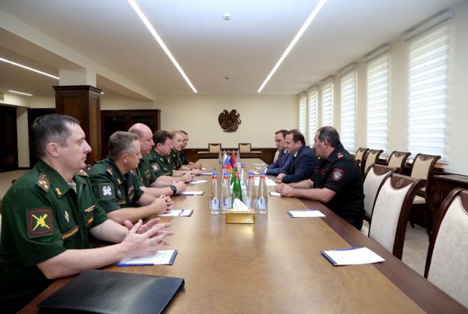 Davit Tonoïan a reçu la délégation de la Police militaire du ministère de la Défense russe