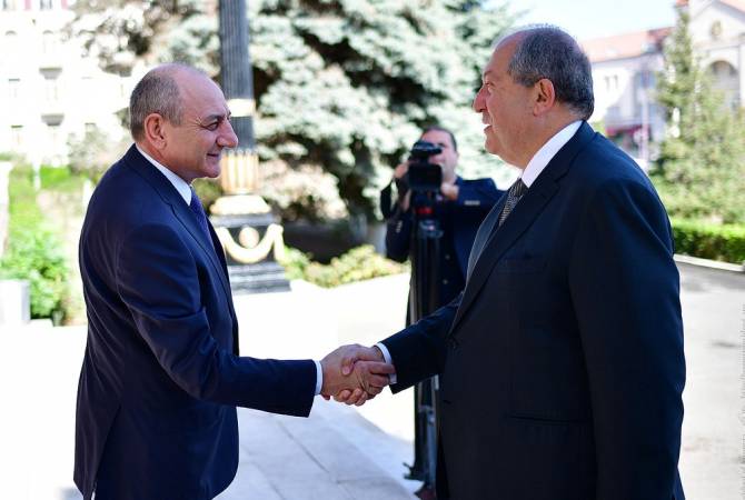 رئيس الجمهورية أرمين سركيسيان يبعث رسالة تهنئة إلى رئيس آرتساخ باكو ساهاكيان بمناسبة عيد ميلاده