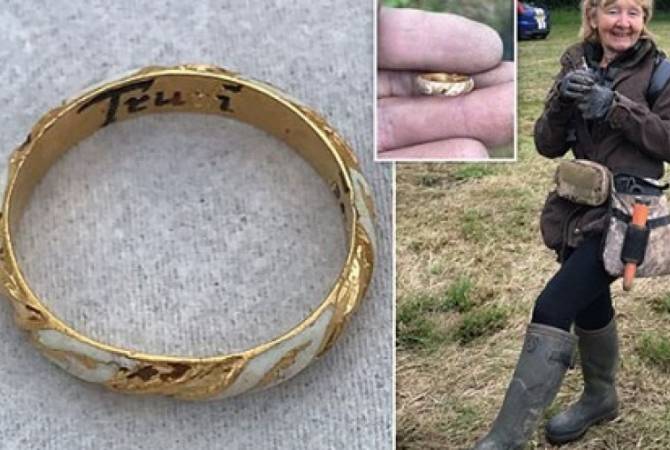 Пенсионерка случайно нашла драгоценное кольцо времен Шекспира