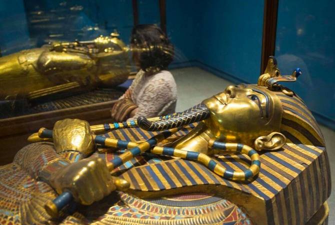 Parisien: выставка сокровищ Тутанхамона стала самой посещаемой за всю историю 
Франции
