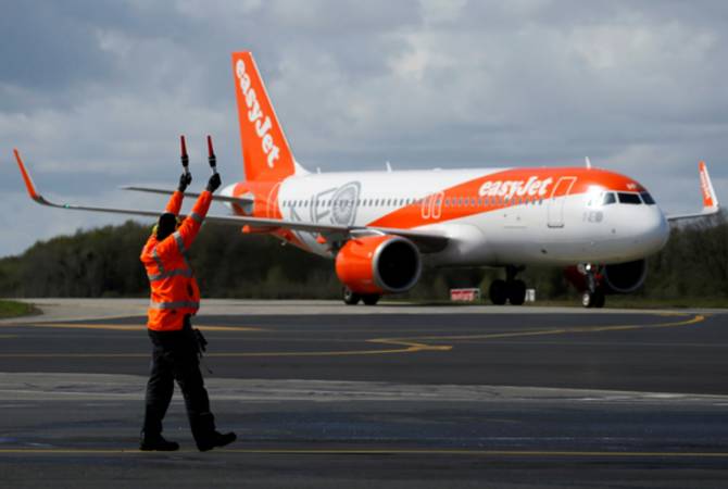 СМИ: в Великобритании пассажир самолета заменил не вышедшего на работу пилота