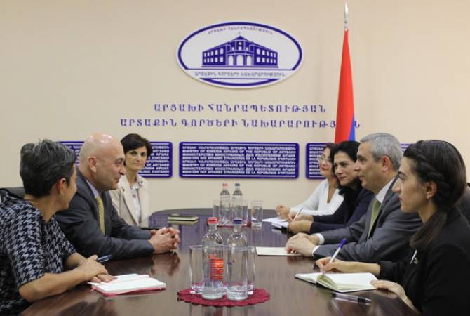 Глава МИД Арцаха принял делегацию Армянского всеобщего благотворительного союза


