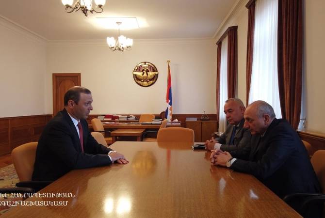 رئيس جمهورية آرتساخ باكو ساهاكيان يستقبل أمين مجلس الأمن الأرميني أرمين كريكوريان
