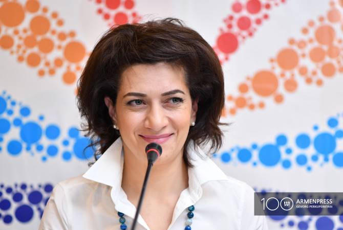 زوجة رئيس الوزراء الأرميني آنّا هاكوبيان ستحضر العرض الأول لفيلم الثورة الأرمينية بمهرجان تورنتو 