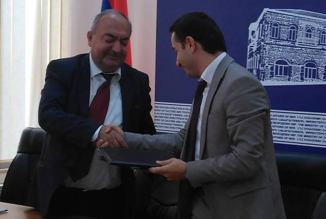 Парламентские  комиссии Арцаха и Армении подписали Меморандум о сотрудничестве