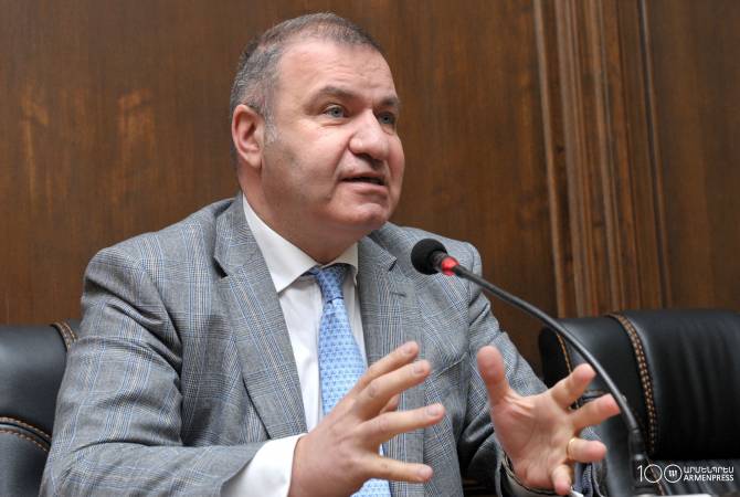 Un député de l'Arménie prospère propose de reporter d'un mois les TVA sur certains produits