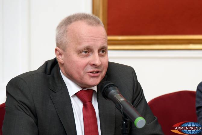 Посол России в вопросе Виталия Шишкина руководствуется заявлением официальных 
органов