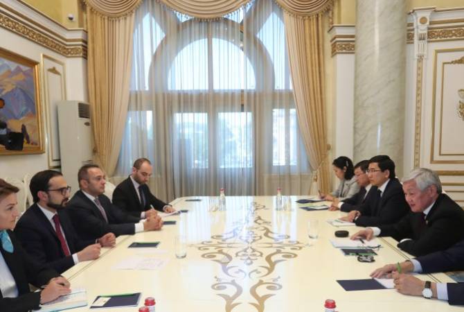 АРМЕНИЯ: Вице-премьер Тигран Авинян встретился с вице-премьером Казахстана