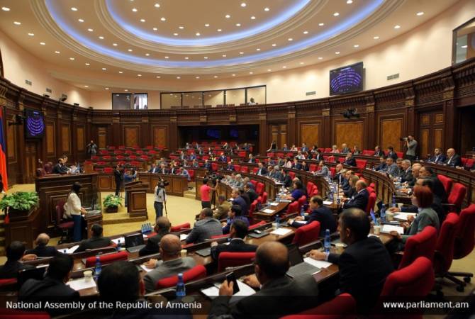 Parliament debates bill enabling to unload Administrative Court