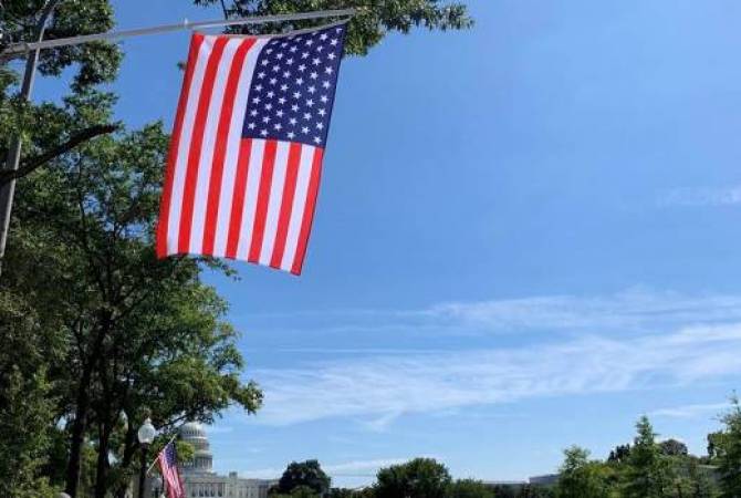 В США вывесили флаги с 51 звездой в поддержку наделения Вашингтона статусом штата