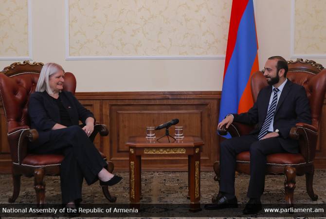 Armenian Speaker of Parliament holds farewell meeting with UK Ambassador