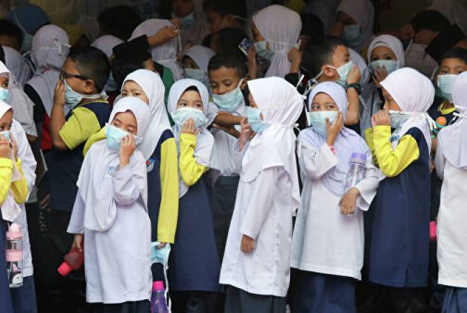 В Малайзии около полутора тысяч школ закрылись из-за смога