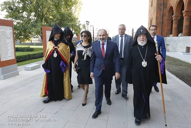 Nikol Pashinyan et son épouse ont assisté à l’inauguration de la la Résidence du Catholicos 
