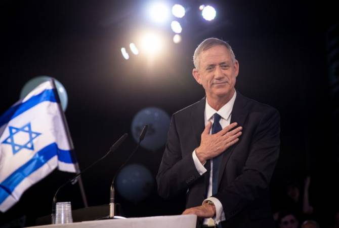 В Израиле лидер "Кахоль-Лаван" пообещал сформировать и возглавить правительство 
единства