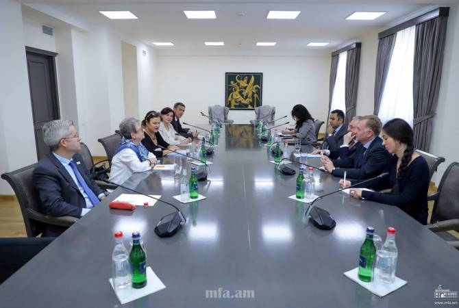 Министр иностранных дел Армении принял делегацию во главе с Катариной Матернов
